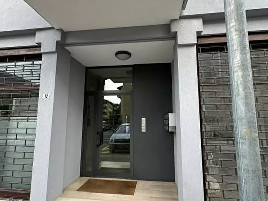 Immagine 10 di Appartamento in vendita  in Via Raffaello Sanzio a Ponte San Pietro