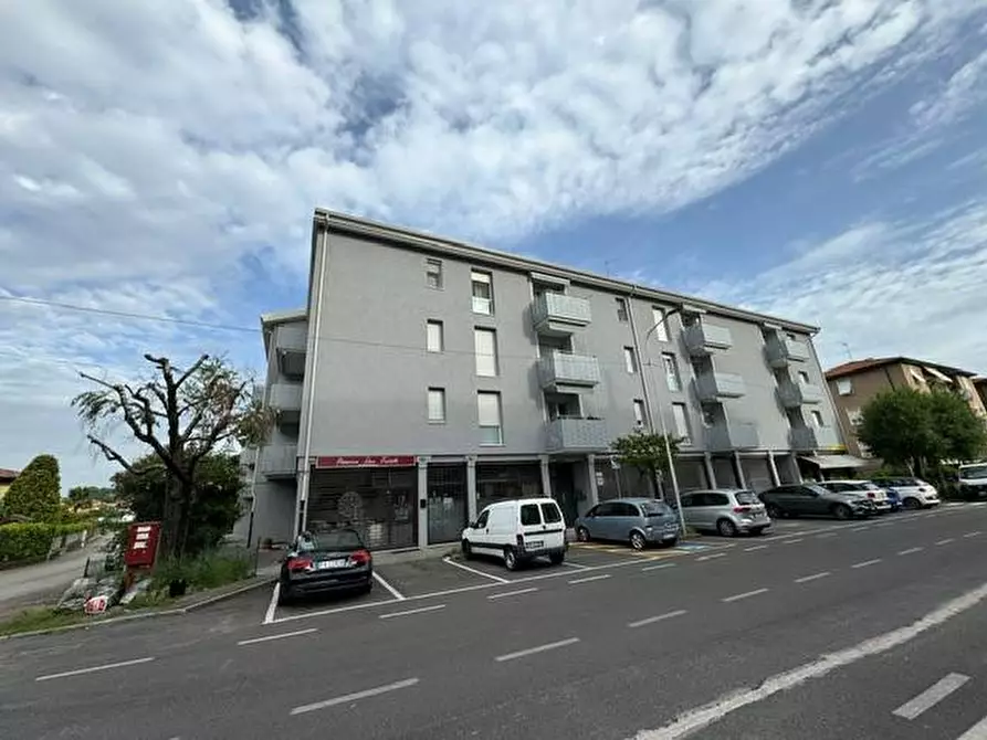 Immagine 11 di Appartamento in vendita  in Via Raffaello Sanzio a Ponte San Pietro