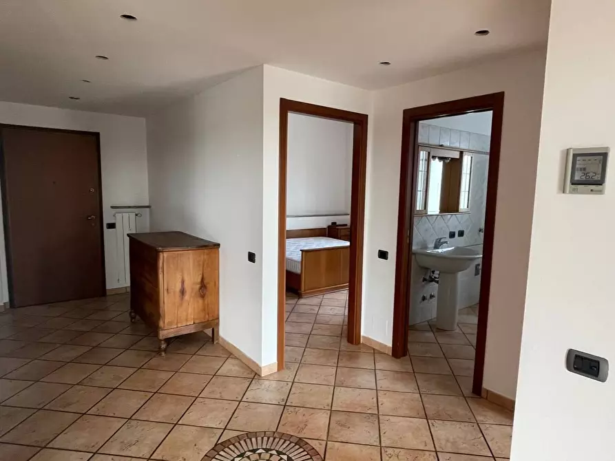 Immagine 14 di Appartamento in vendita  in Via Raffaello Sanzio a Ponte San Pietro