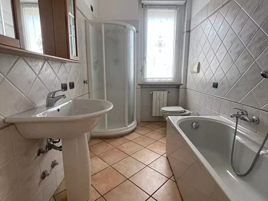 Immagine 27 di Appartamento in vendita  in Via Raffaello Sanzio a Ponte San Pietro