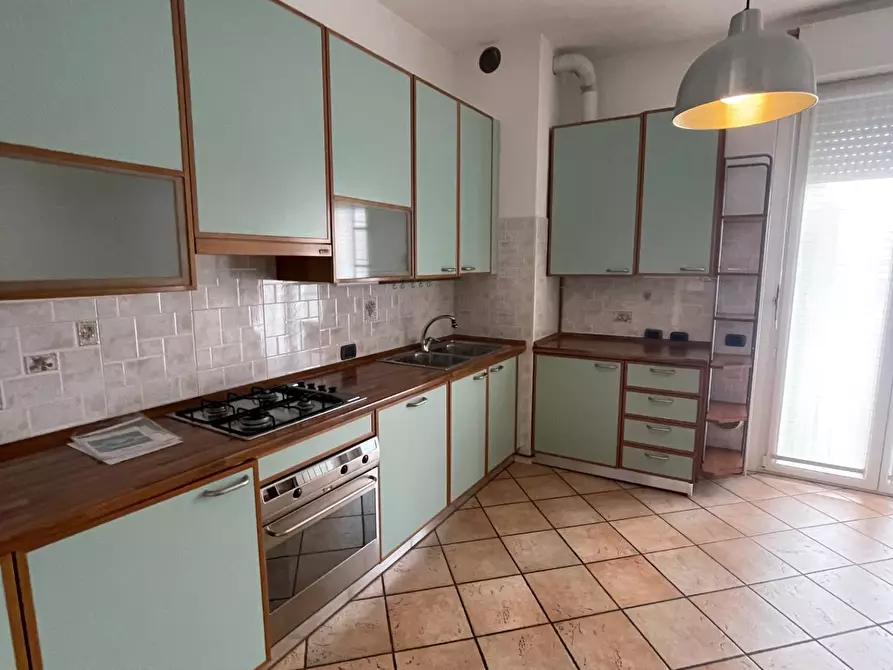 Immagine 16 di Appartamento in vendita  in Via Raffaello Sanzio a Ponte San Pietro