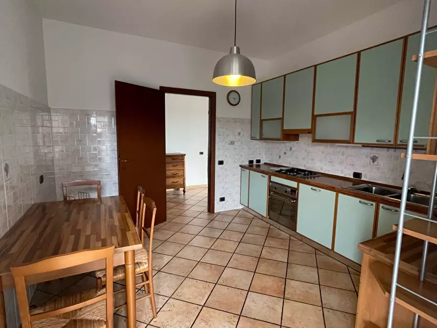 Immagine 20 di Appartamento in vendita  in Via Raffaello Sanzio a Ponte San Pietro