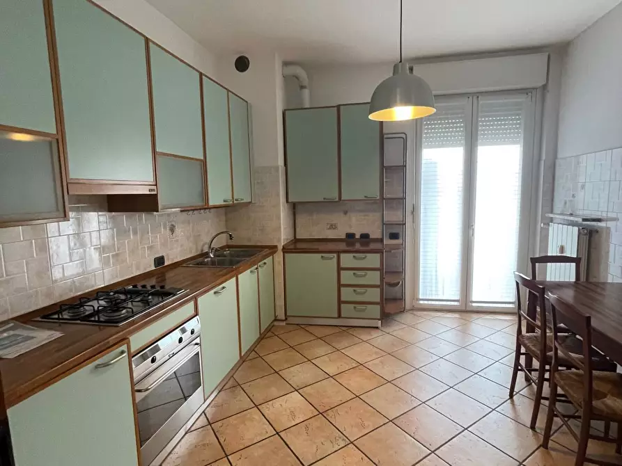 Immagine 15 di Appartamento in vendita  in Via Raffaello Sanzio a Ponte San Pietro