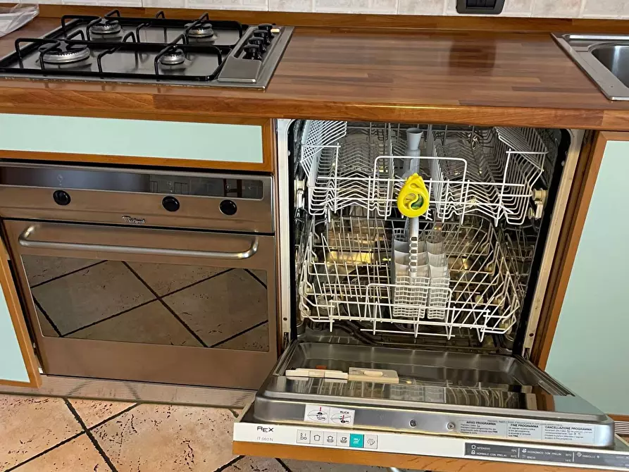 Immagine 18 di Appartamento in vendita  in Via Raffaello Sanzio a Ponte San Pietro