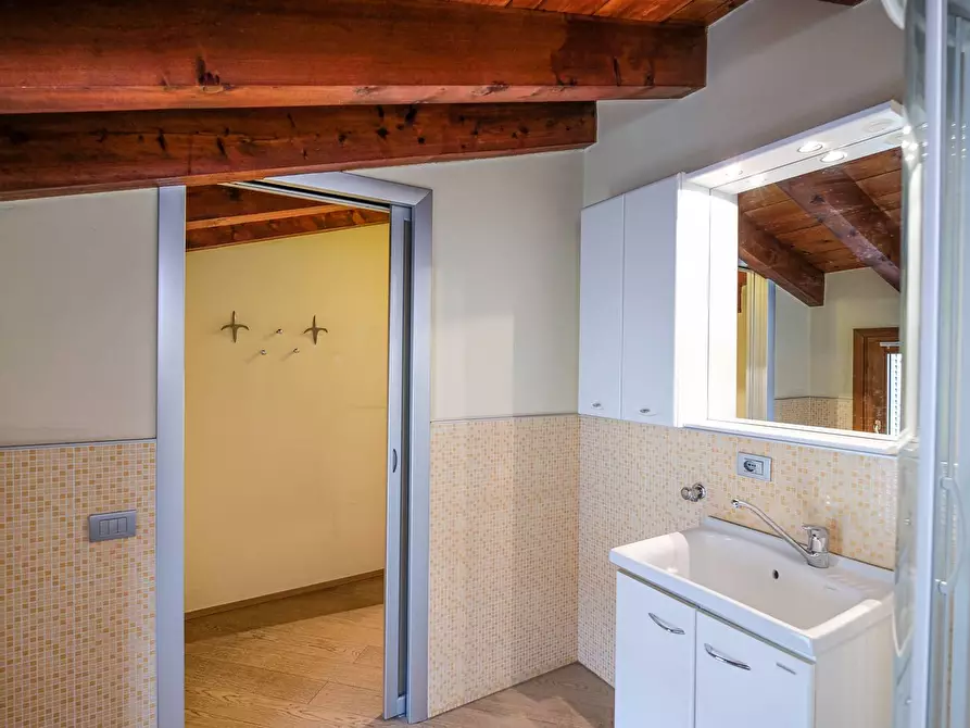 Immagine 22 di Attico in vendita  in via don lombardi a Ponte San Pietro