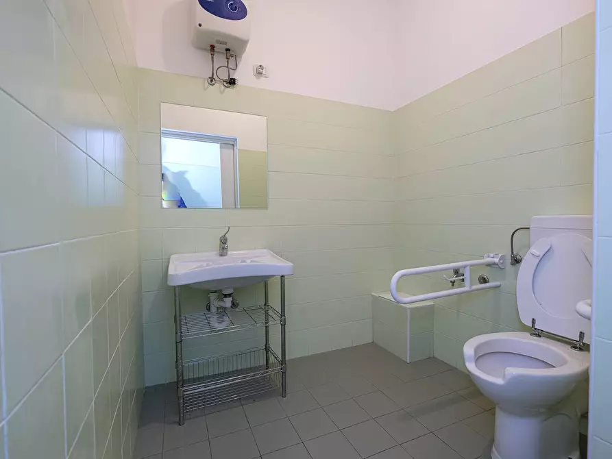 Immagine 4 di Ufficio in vendita  in via enrico fermi a Curno