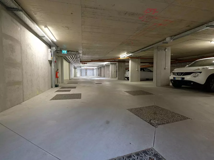 Immagine 9 di Box auto in vendita  in Via Moretti a Bergamo