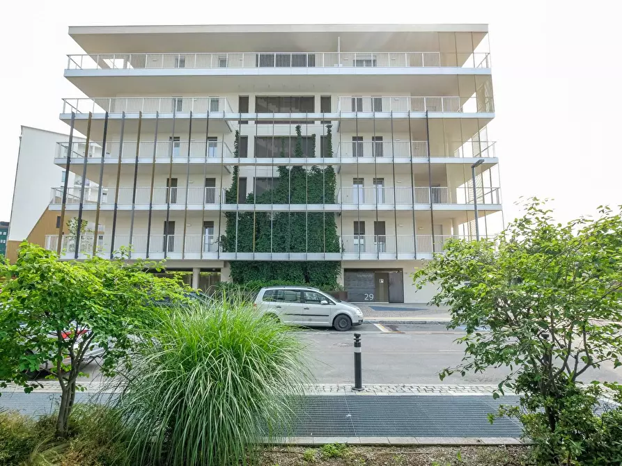 Immagine 10 di Box auto in vendita  in Via Moretti a Bergamo