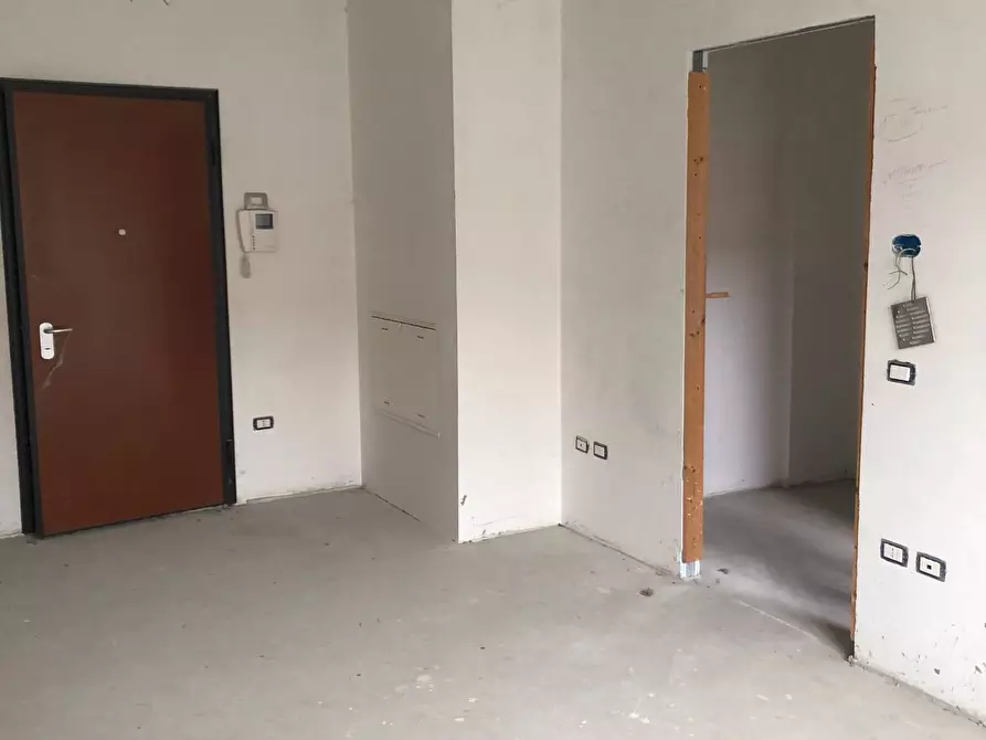 Immagine 7 di Appartamento in vendita  in via Eugenio Montale a Roncello