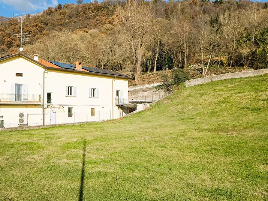 Immagine 30 di Casa semindipendente in vendita  in VIA CAROSSO a Almenno San Bartolomeo