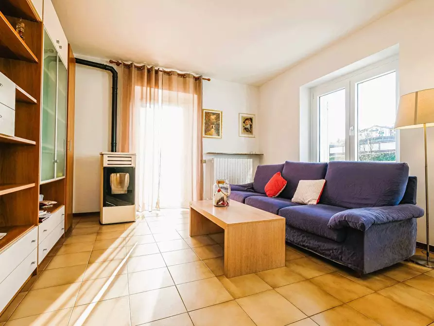 Immagine 5 di Casa semindipendente in vendita  in VIA CAROSSO a Almenno San Bartolomeo