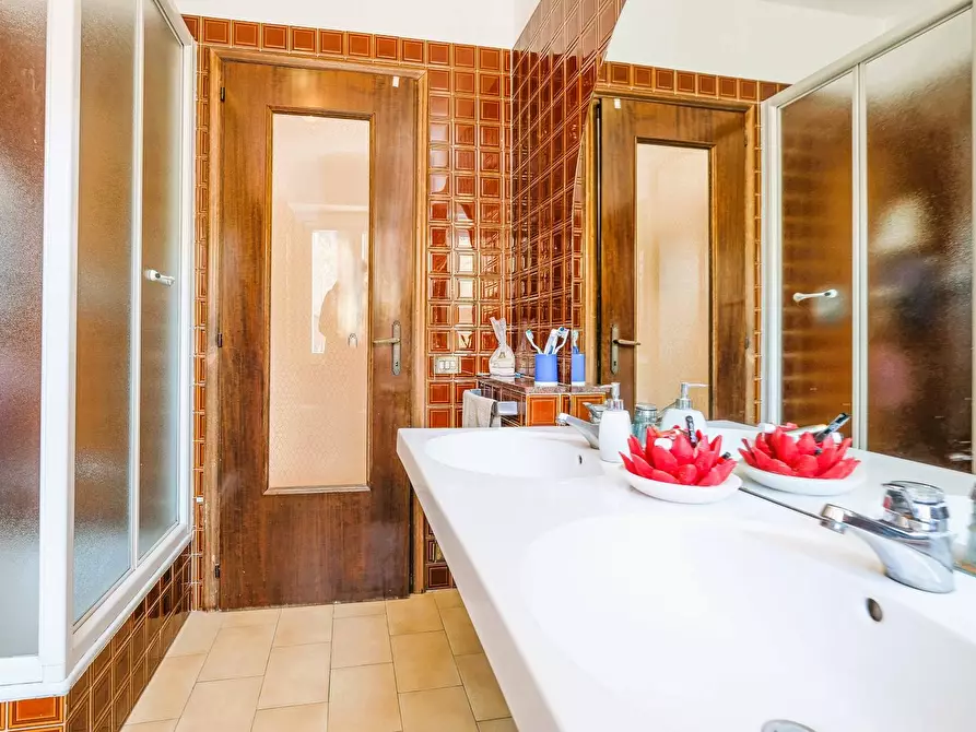 Immagine 14 di Casa semindipendente in vendita  in VIA CAROSSO a Almenno San Bartolomeo