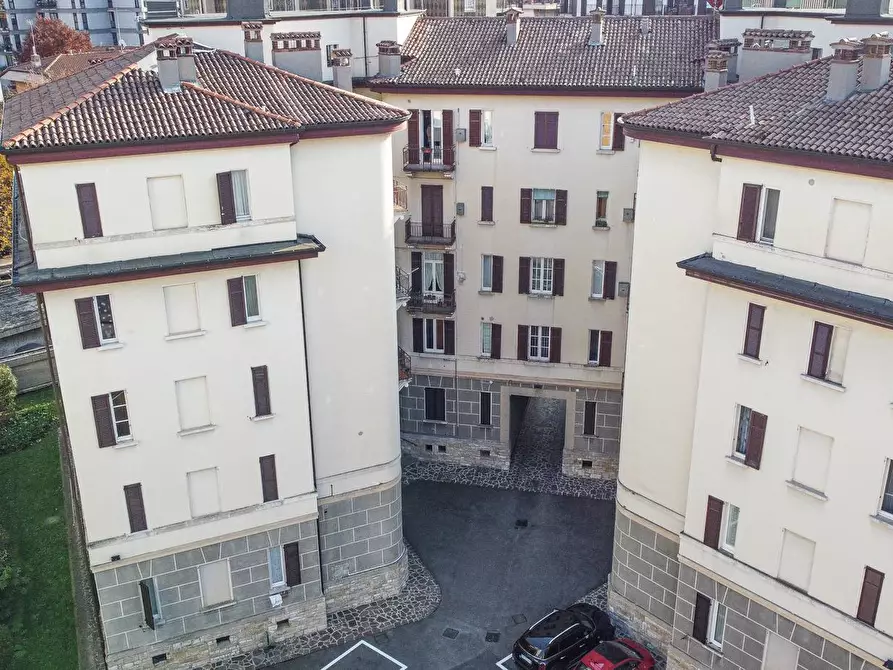 Immagine 22 di Appartamento in vendita  in VIA MAZZINI a Bergamo