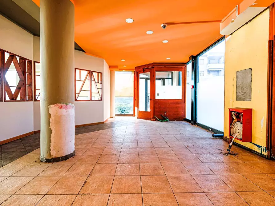 Immagine 7 di Locale commerciale in vendita  in VIA RAMPINELLI a Brembate Di Sopra