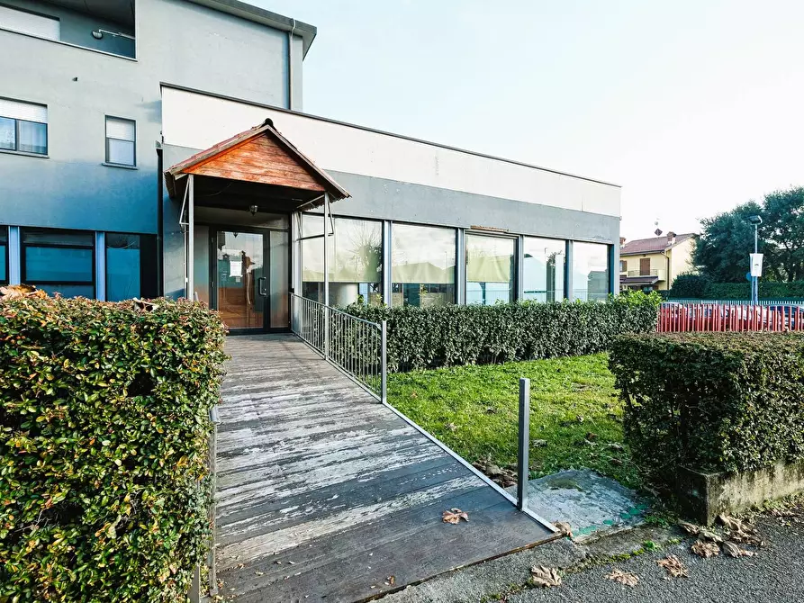 Immagine 24 di Locale commerciale in vendita  in VIA RAMPINELLI a Brembate Di Sopra