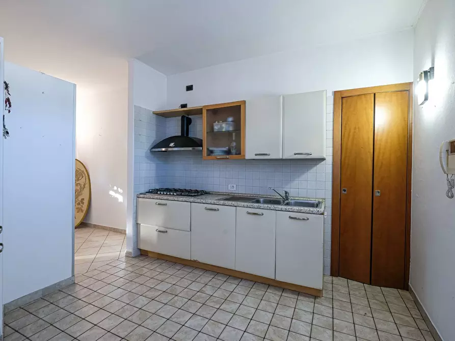 Immagine 9 di Laboratorio in vendita  in DONIZETTI a Romano Di Lombardia