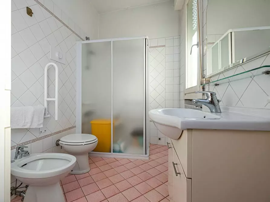 Immagine 12 di Laboratorio in vendita  in DONIZETTI a Romano Di Lombardia