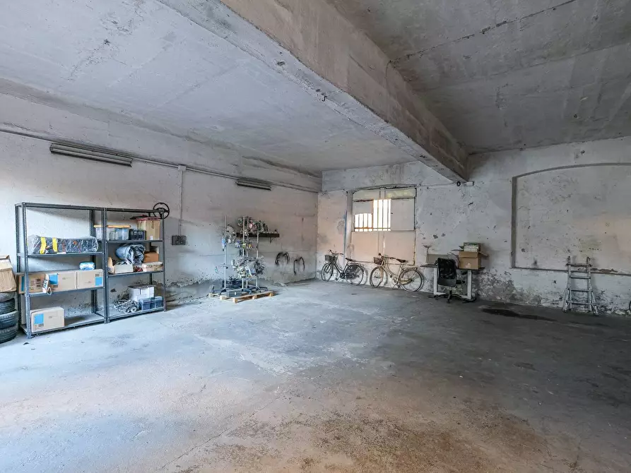 Immagine 1 di Laboratorio in vendita  in DONIZETTI a Romano Di Lombardia