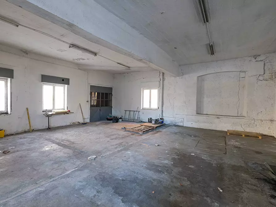 Immagine 2 di Laboratorio in vendita  in DONIZETTI a Romano Di Lombardia