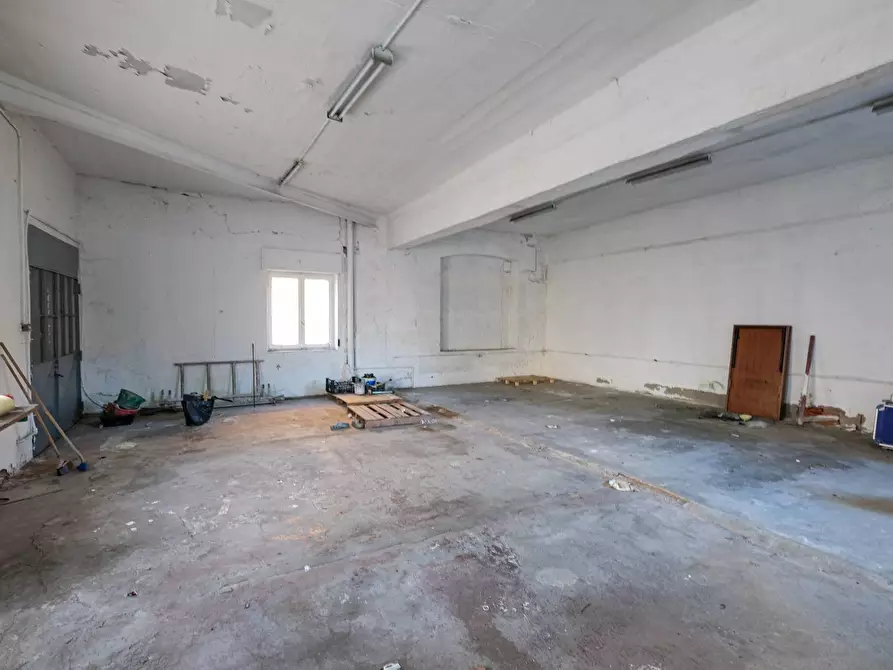 Immagine 3 di Laboratorio in vendita  in DONIZETTI a Romano Di Lombardia