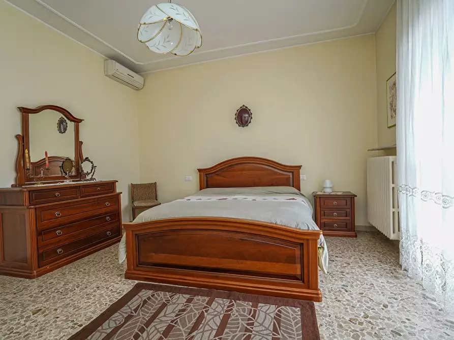 Immagine 27 di Villa in vendita  in via Manzoni a Chignolo D'isola