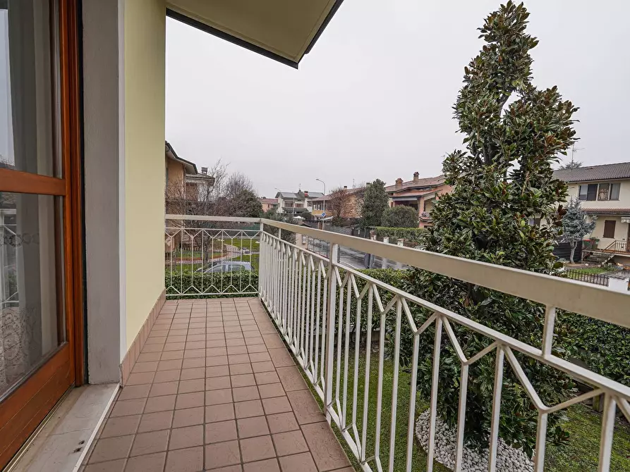 Immagine 30 di Villa in vendita  in via Manzoni a Chignolo D'isola