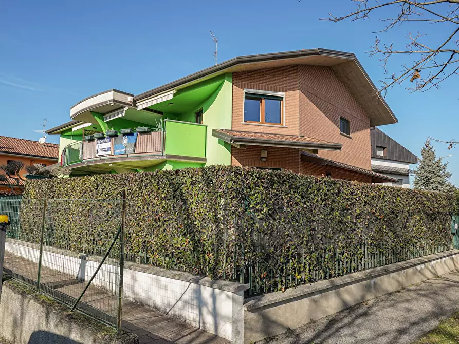 Immagine 2 di Appartamento in vendita  in Via Meucci a Chignolo D'isola