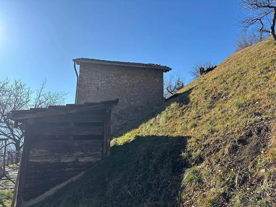 Immagine 7 di Rustico / casale in vendita  in VIA FOPPETTA a Val Brembilla