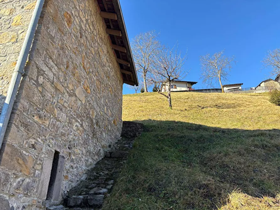 Immagine 14 di Rustico / casale in vendita  in VIA FOPPETTA a Val Brembilla