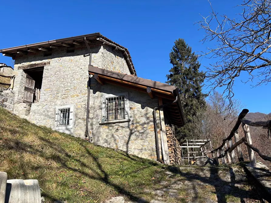 Immagine 1 di Rustico / casale in vendita  in VIA FOPPETTA a Val Brembilla