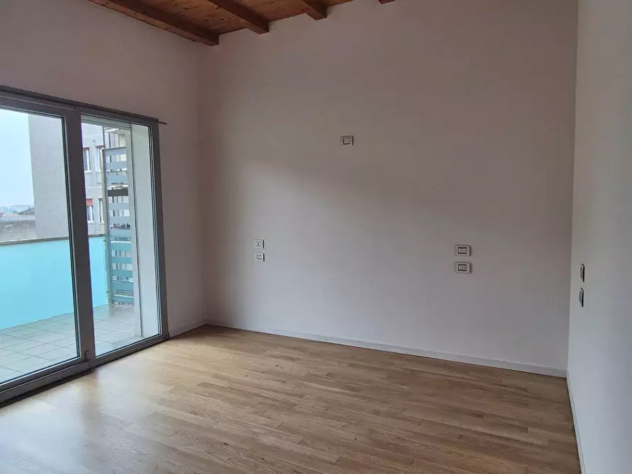 Immagine 7 di Attico in affitto  in Via Longo a Bergamo