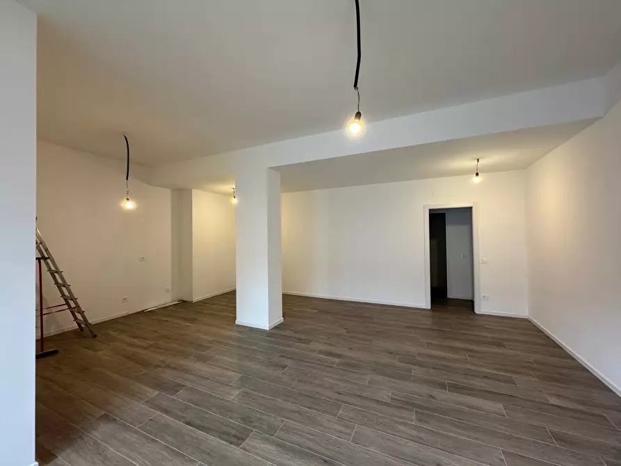 Immagine 2 di Appartamento in vendita  in Via Fratelli Casiraghi a Sesto San Giovanni