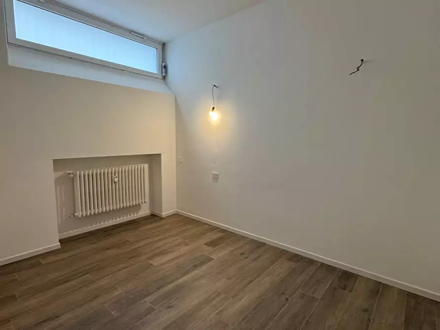 Immagine 8 di Appartamento in vendita  in Via Fratelli Casiraghi a Sesto San Giovanni