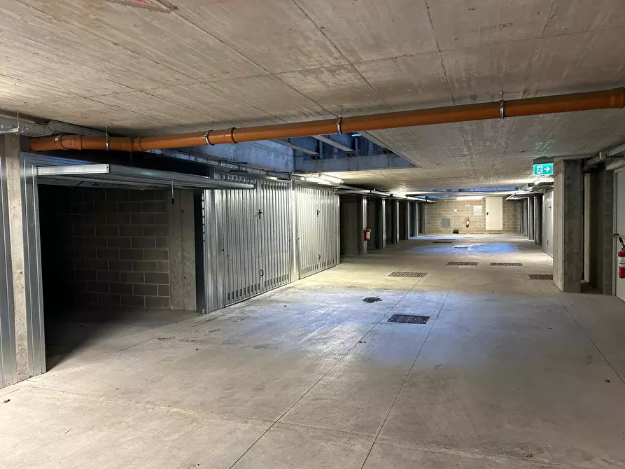 Immagine 3 di Box auto in vendita  in Via Moretti a Bergamo