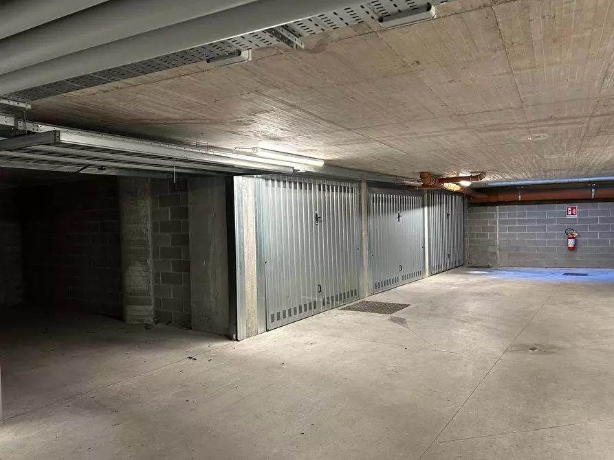 Immagine 4 di Box auto in vendita  in Via Moretti a Bergamo