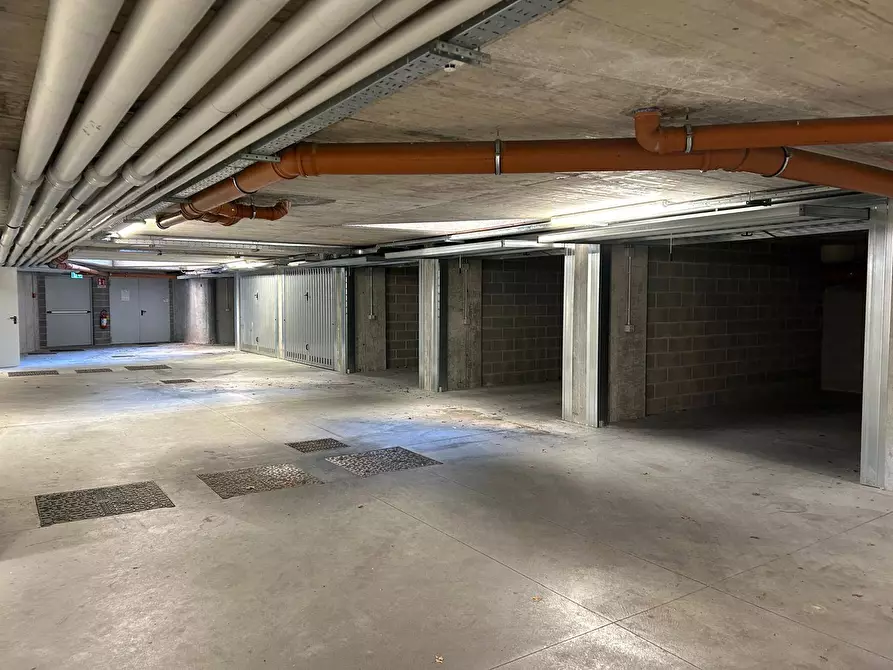 Immagine 5 di Box auto in vendita  in Via Moretti a Bergamo