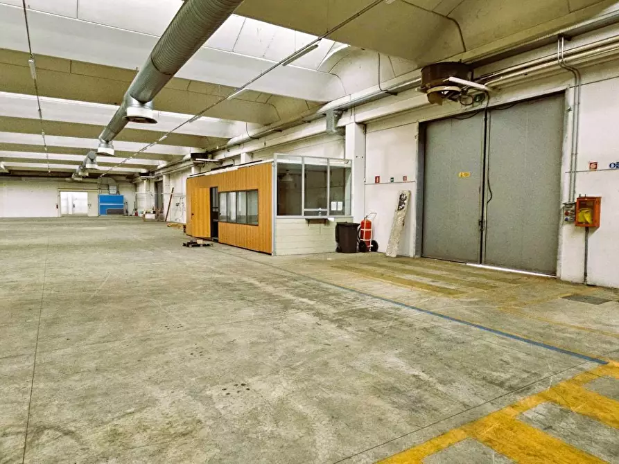 Immagine 7 di Capannone industriale in vendita  a Corsico