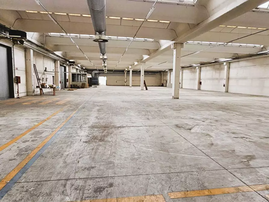Immagine 8 di Capannone industriale in vendita  a Corsico