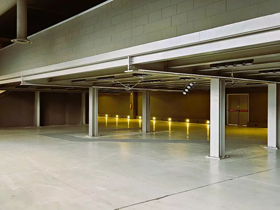 Immagine 13 di Capannone industriale in vendita  a Corsico