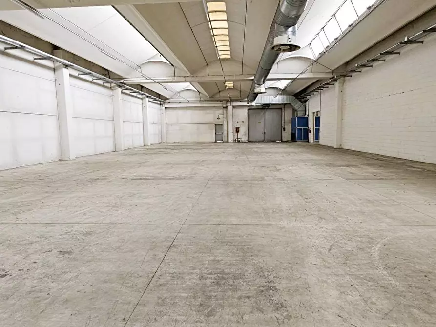 Immagine 15 di Capannone industriale in vendita  a Corsico