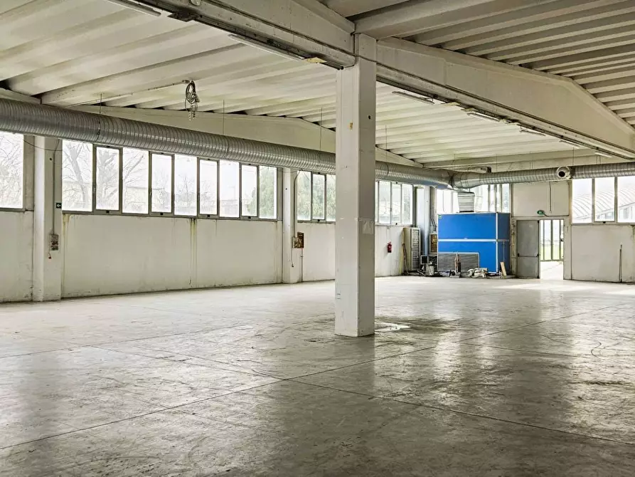 Immagine 16 di Capannone industriale in vendita  a Corsico