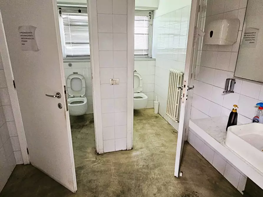 Immagine 17 di Capannone industriale in vendita  a Corsico