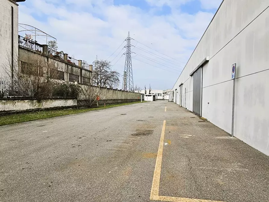 Immagine 20 di Capannone industriale in vendita  a Corsico