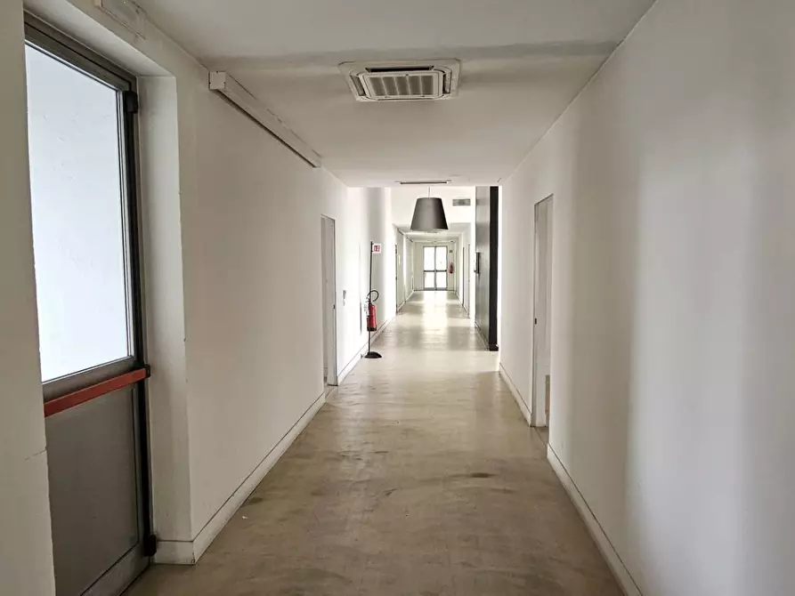 Immagine 21 di Capannone industriale in vendita  a Corsico
