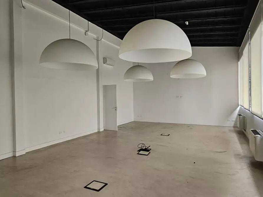 Immagine 22 di Capannone industriale in vendita  a Corsico