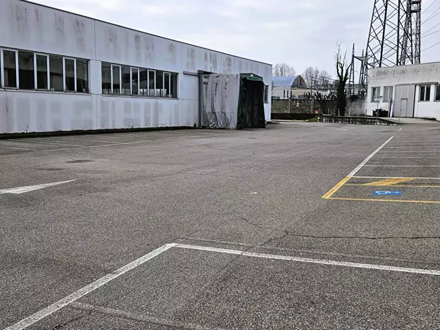 Immagine 26 di Capannone industriale in vendita  a Corsico