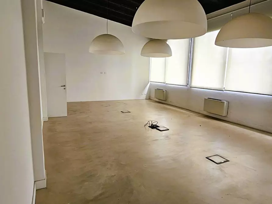 Immagine 28 di Capannone industriale in vendita  a Corsico