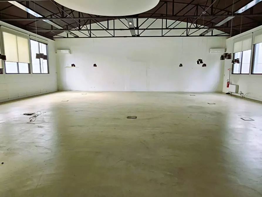 Immagine 30 di Capannone industriale in vendita  a Corsico