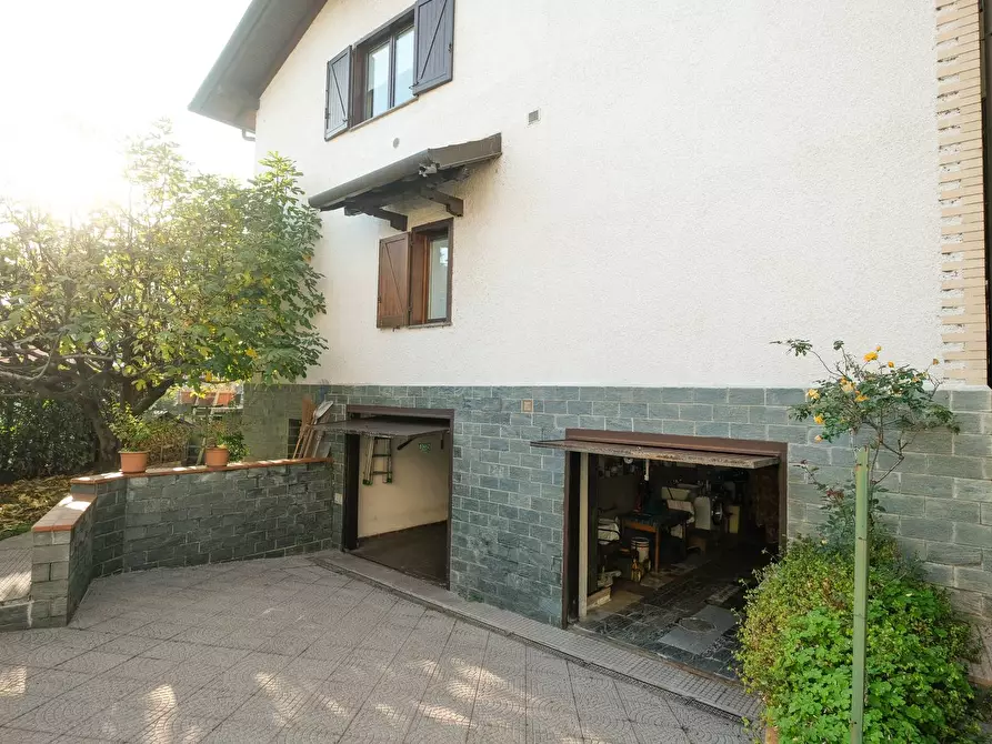 Immagine 24 di Casa bifamiliare in vendita  in via Vittorio Veneto a Garbagnate Milanese