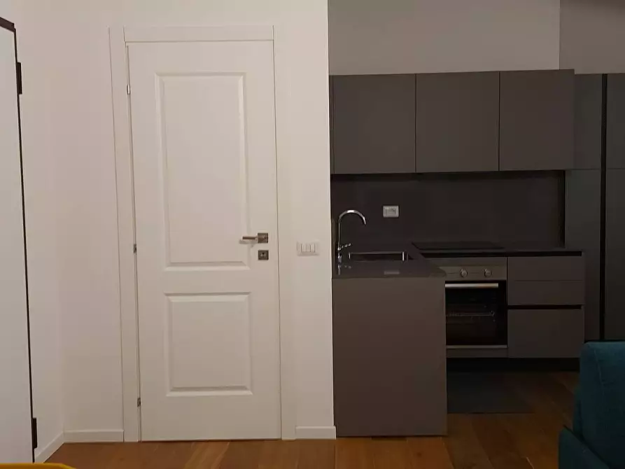 Immagine 8 di Appartamento in affitto  in Via Camozzi a Bergamo